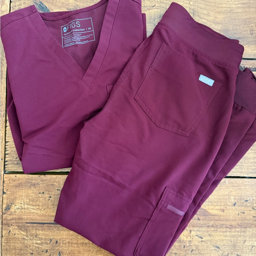 Women’s Figs Wine Scrubs Set